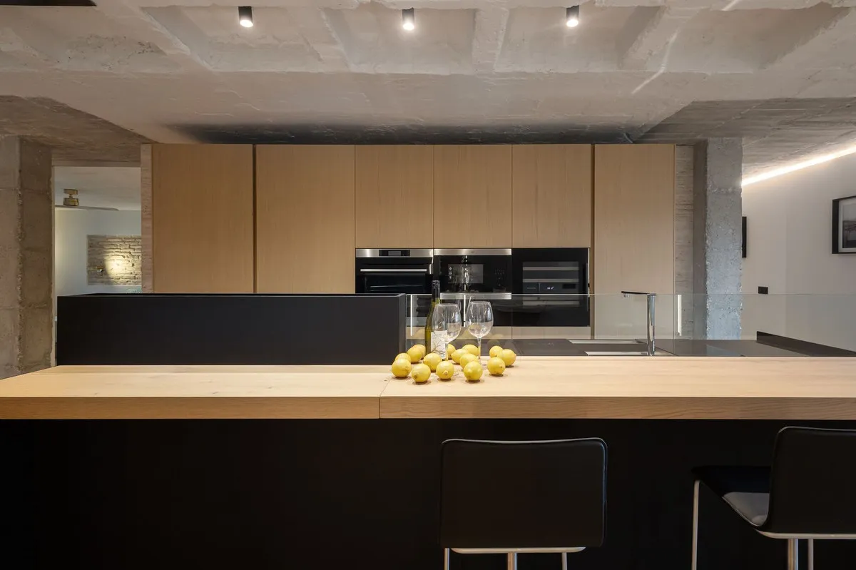 0d301064-bf55-4098-8928-675a974d99c6