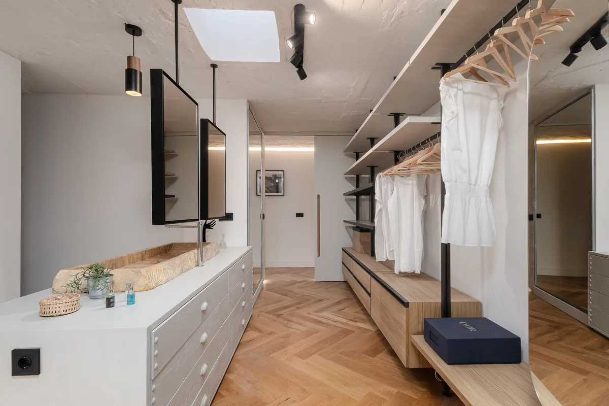 a46b3ba5-b198-48cf-abf6-02e6a5ad2736