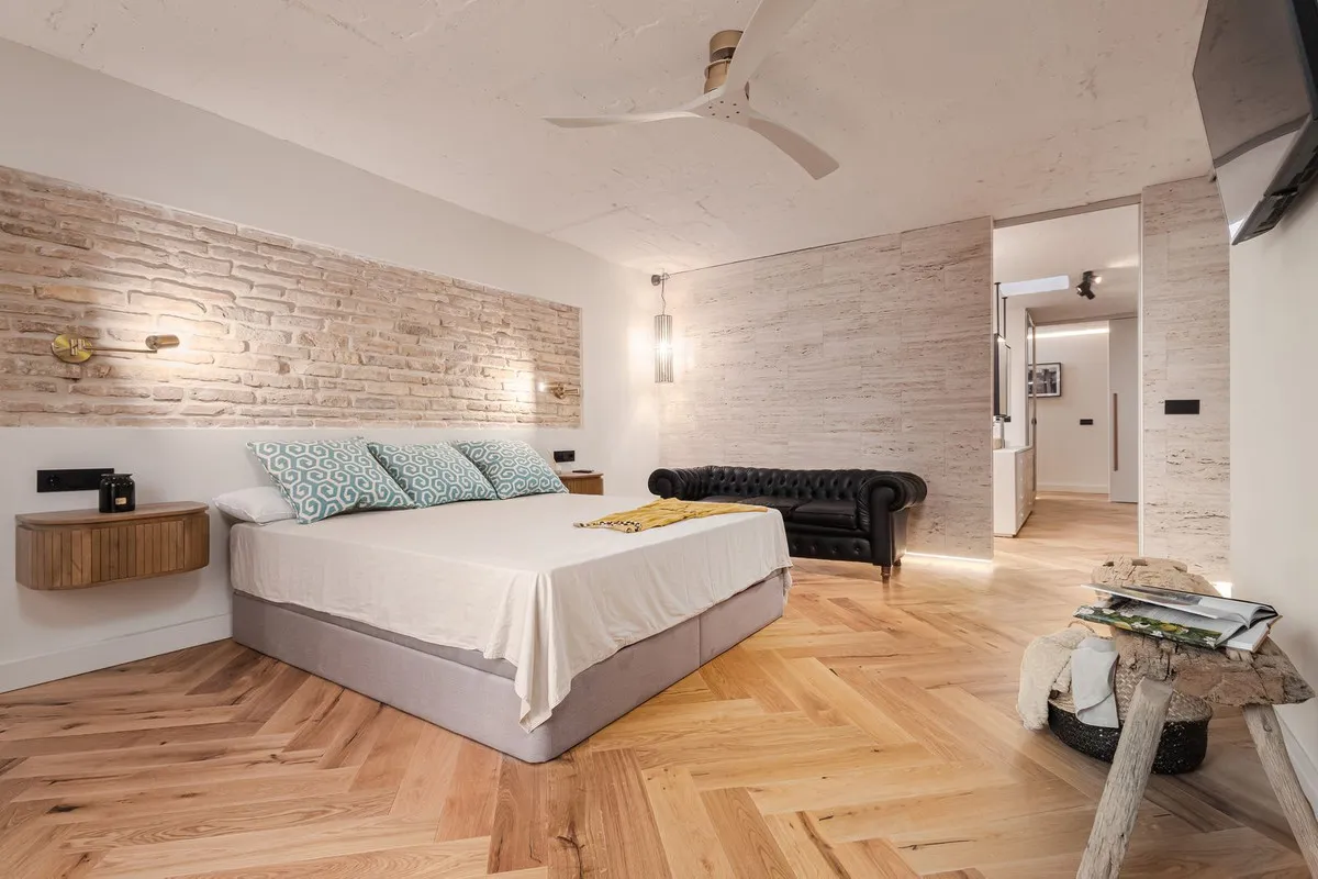 ec2cdf96-3f72-4745-8306-5bbb035863cf