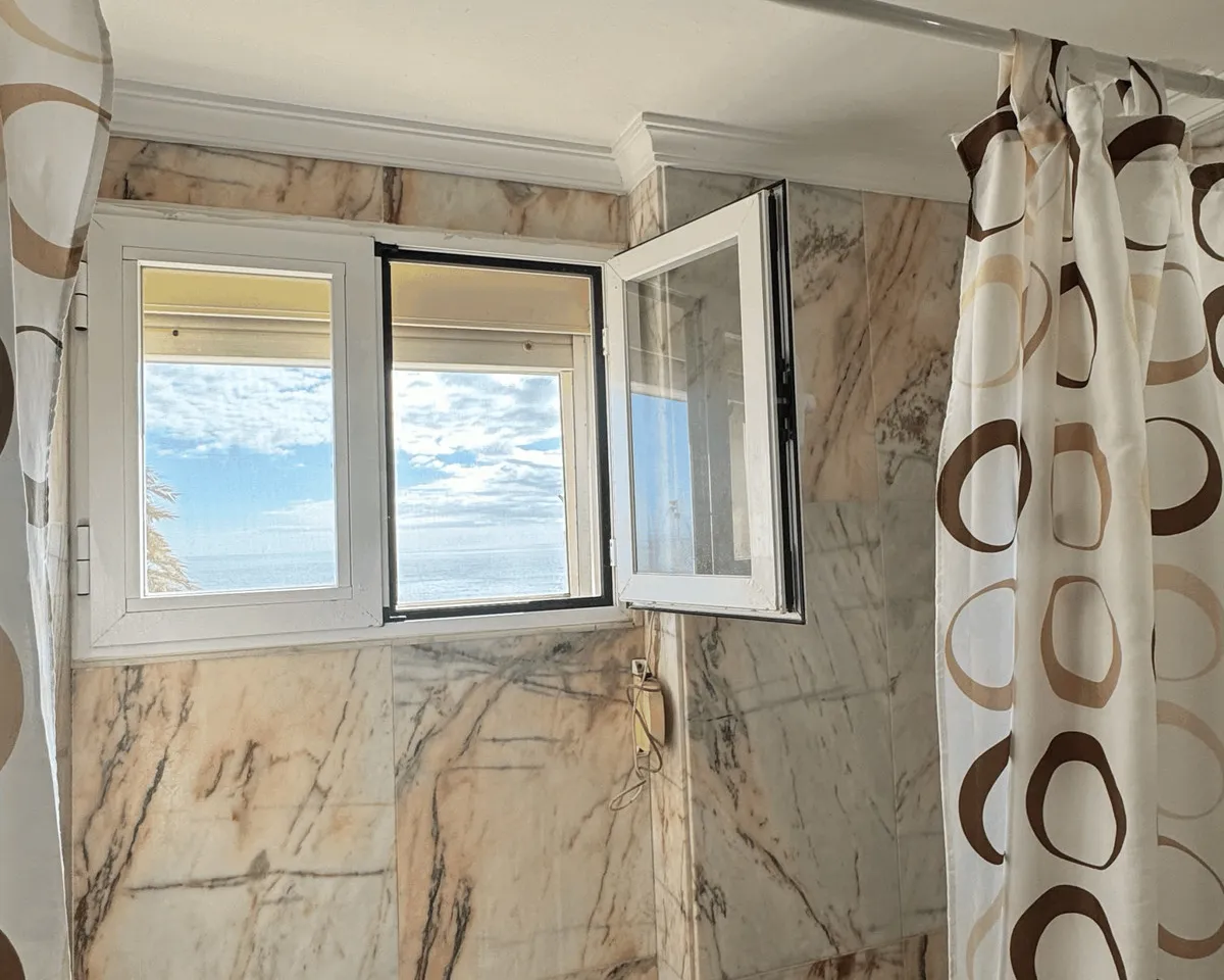 40aa52b9-5235-43e3-911b-a635098d65c7