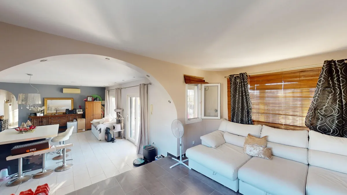 a10c40fe-c71d-42b5-926e-130252a81df9