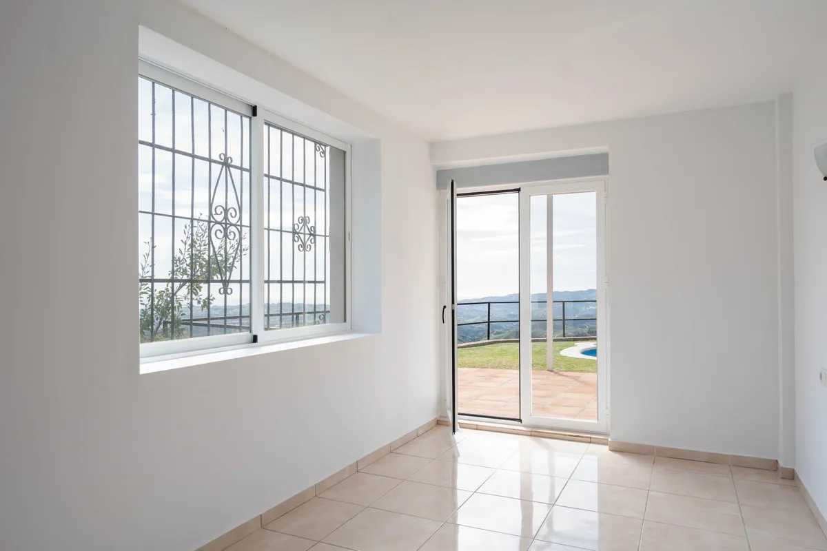 6d050c12-aea8-4146-ac5f-d4c042a90c09