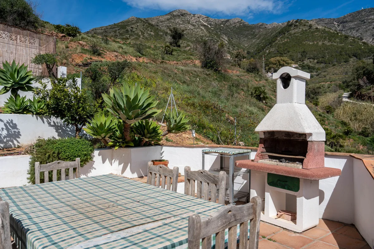 949b7e25-e022-4f41-b843-559cced12a4d