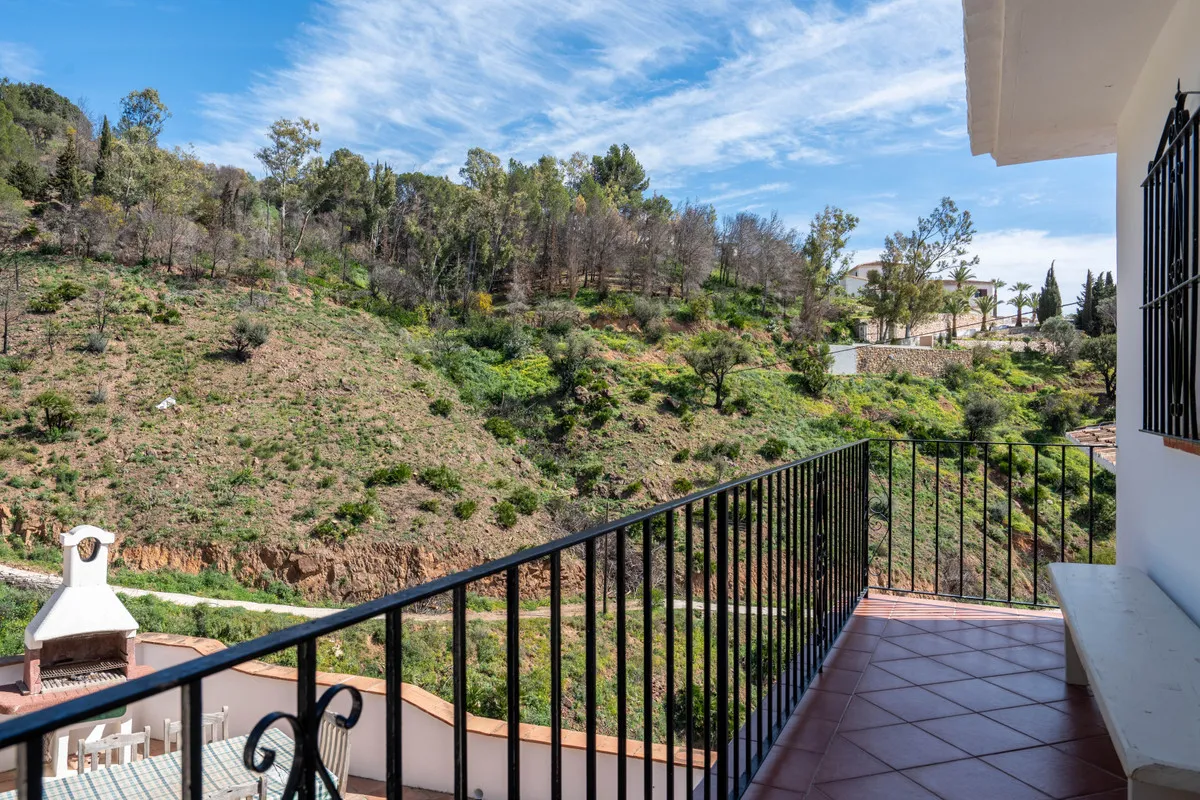 c334e3ca-d374-4482-aed4-dca1ee5c96d7