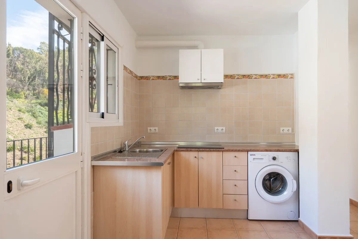 d54ac680-42ff-40b5-83a9-816a3e75f4a3