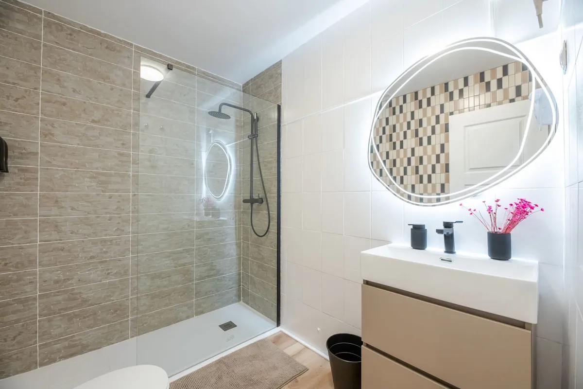 033ec011-4b3a-487d-a7d5-9225986975e4