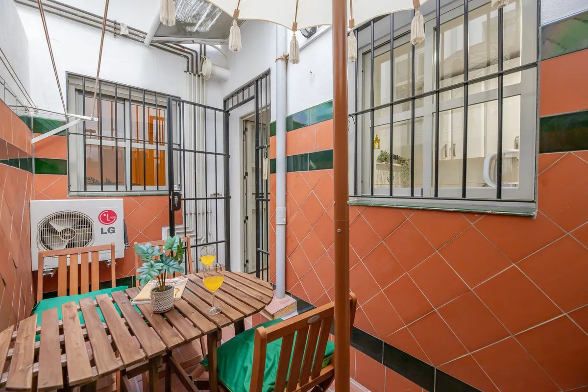 d8f902ca-ea92-454d-9aa2-0e81c168d552