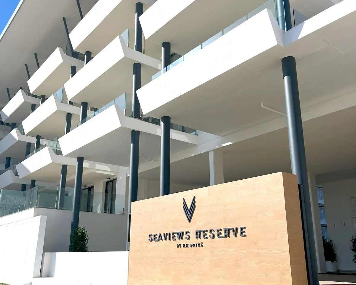 cad4b4fd-016e-4b1c-8b78-bc2a051b2e13