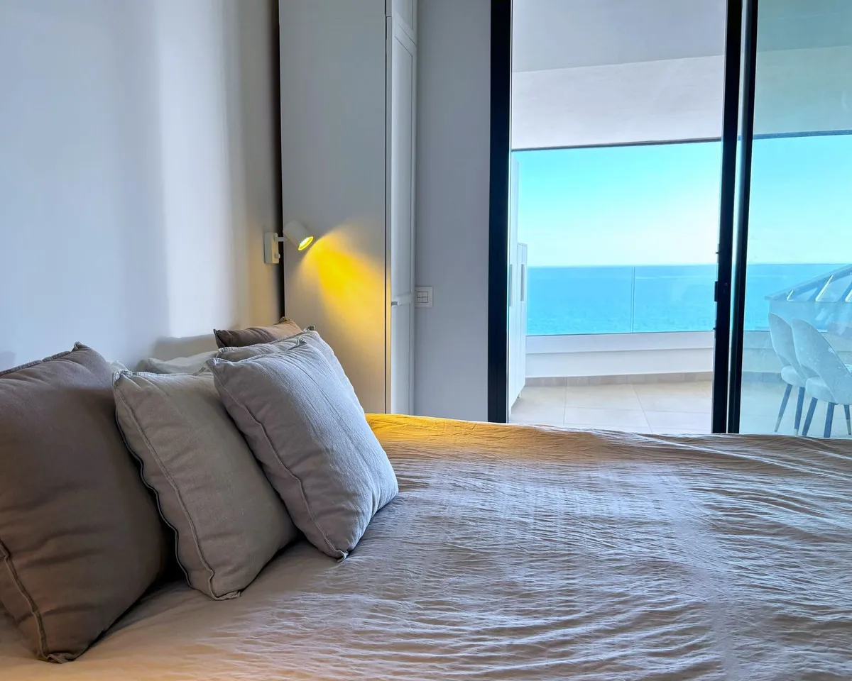 d72a2d9b-7a8d-4c0a-a096-9dfd5d517343