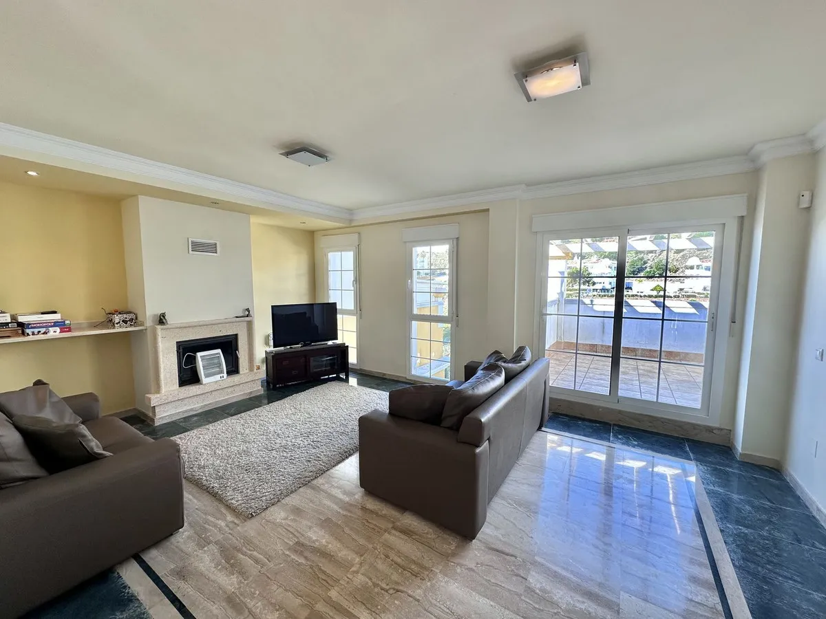 ffaad261-a859-40a2-a7c1-d5393dbb1921