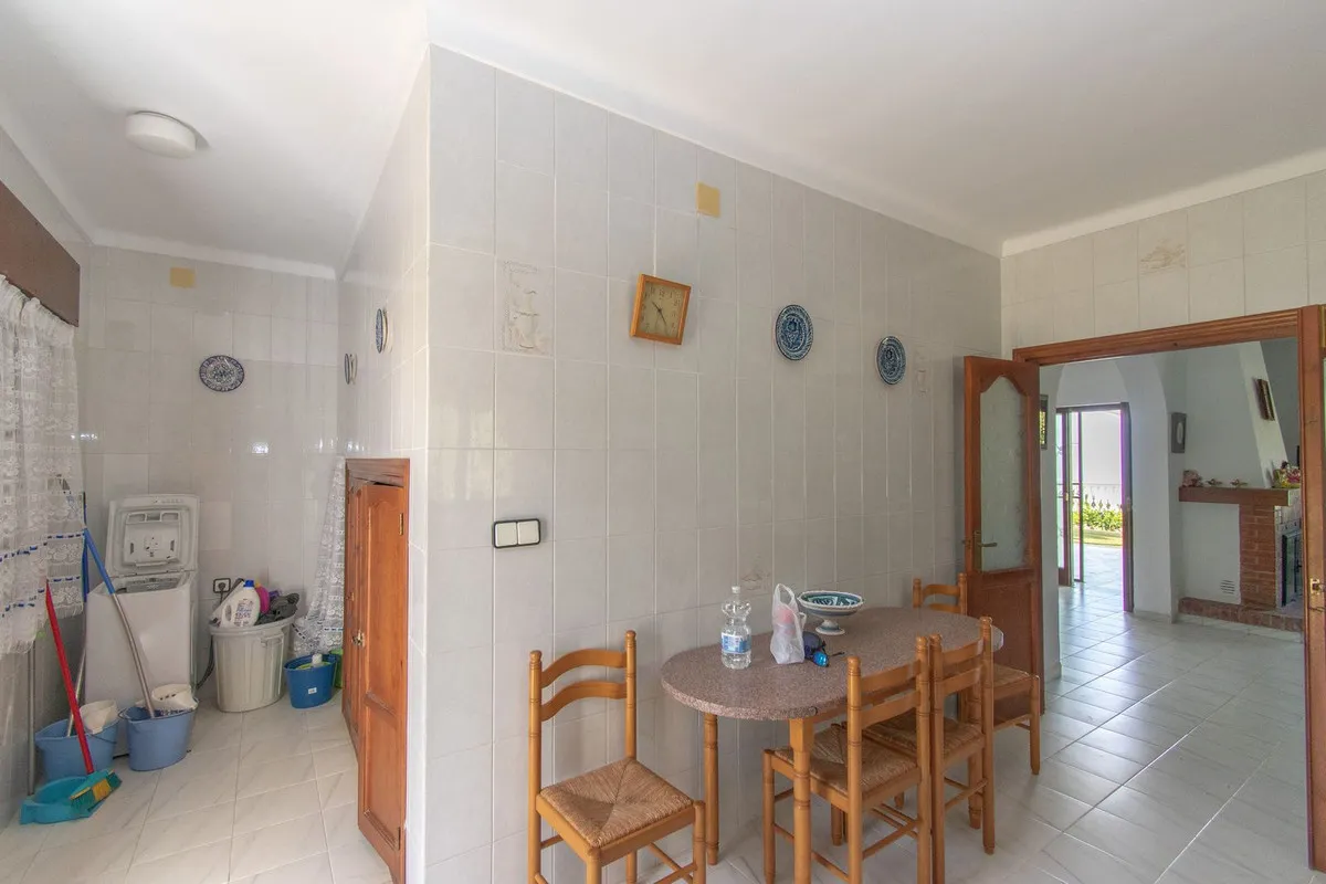 0c8d8f38-2e3f-48ba-b27d-5fd009b9402e