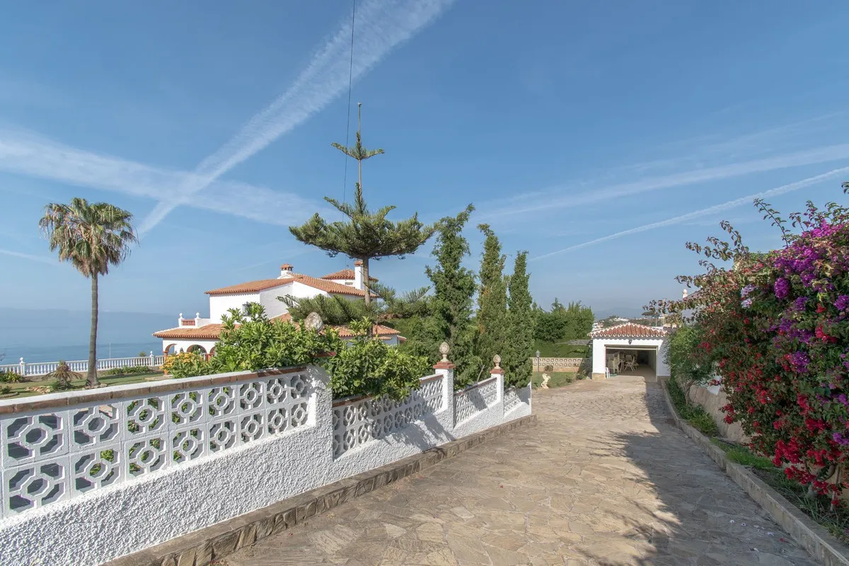 7810d93b-20cb-439d-be6b-c734c547e64f