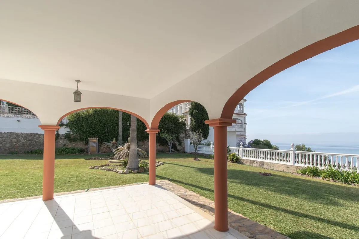 caeaf926-331c-4717-a2f0-6d8d923dc60e