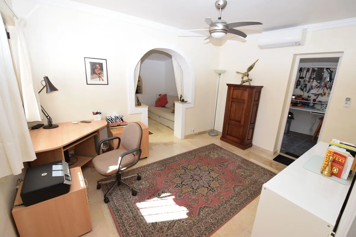 4f5501a5-ca64-4ec5-9c3e-1f9127c06e18