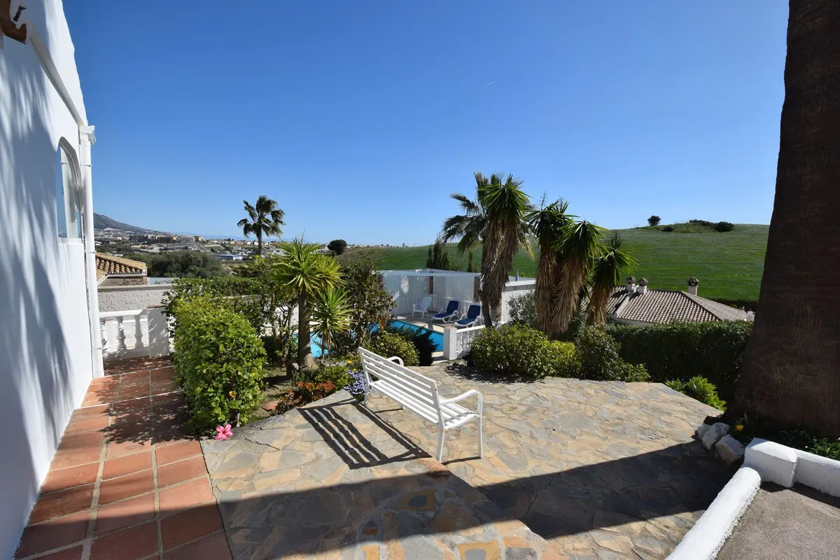 cfb0afcf-c5b6-4e08-99a2-d69dacb18c5a