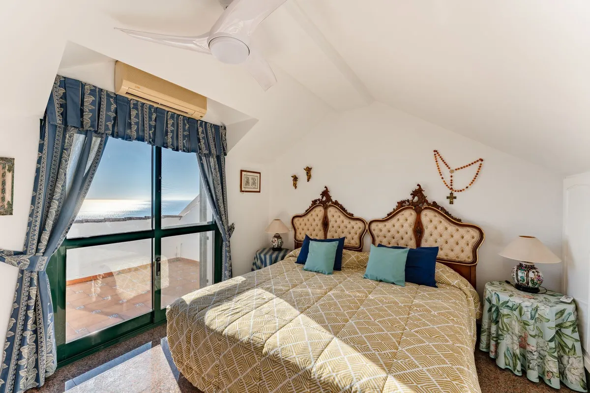 214a91ce-e5a4-48c1-a425-198a57a3b304