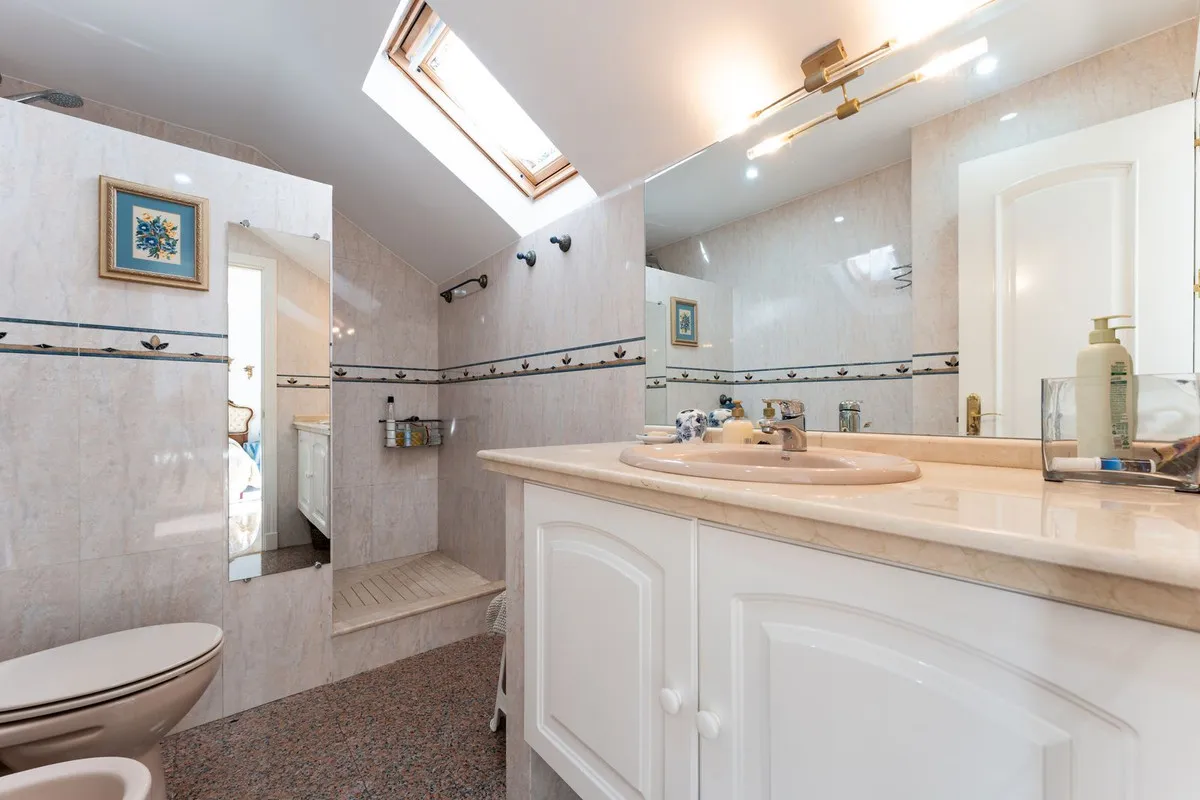 90ec7126-9fa9-4056-b295-6ef51d52273d