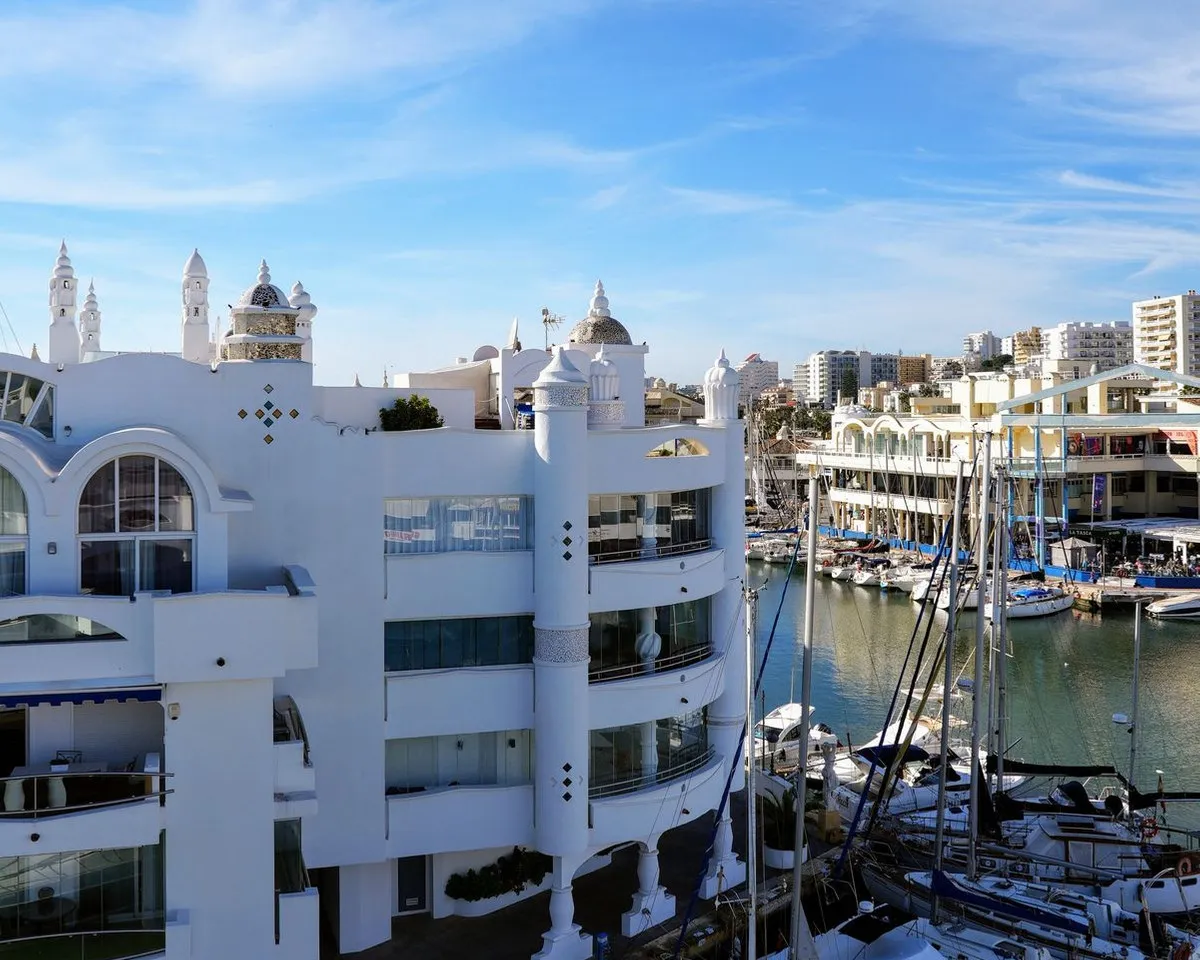 0d49963b-5130-4a52-9b37-b7d5b707ac47