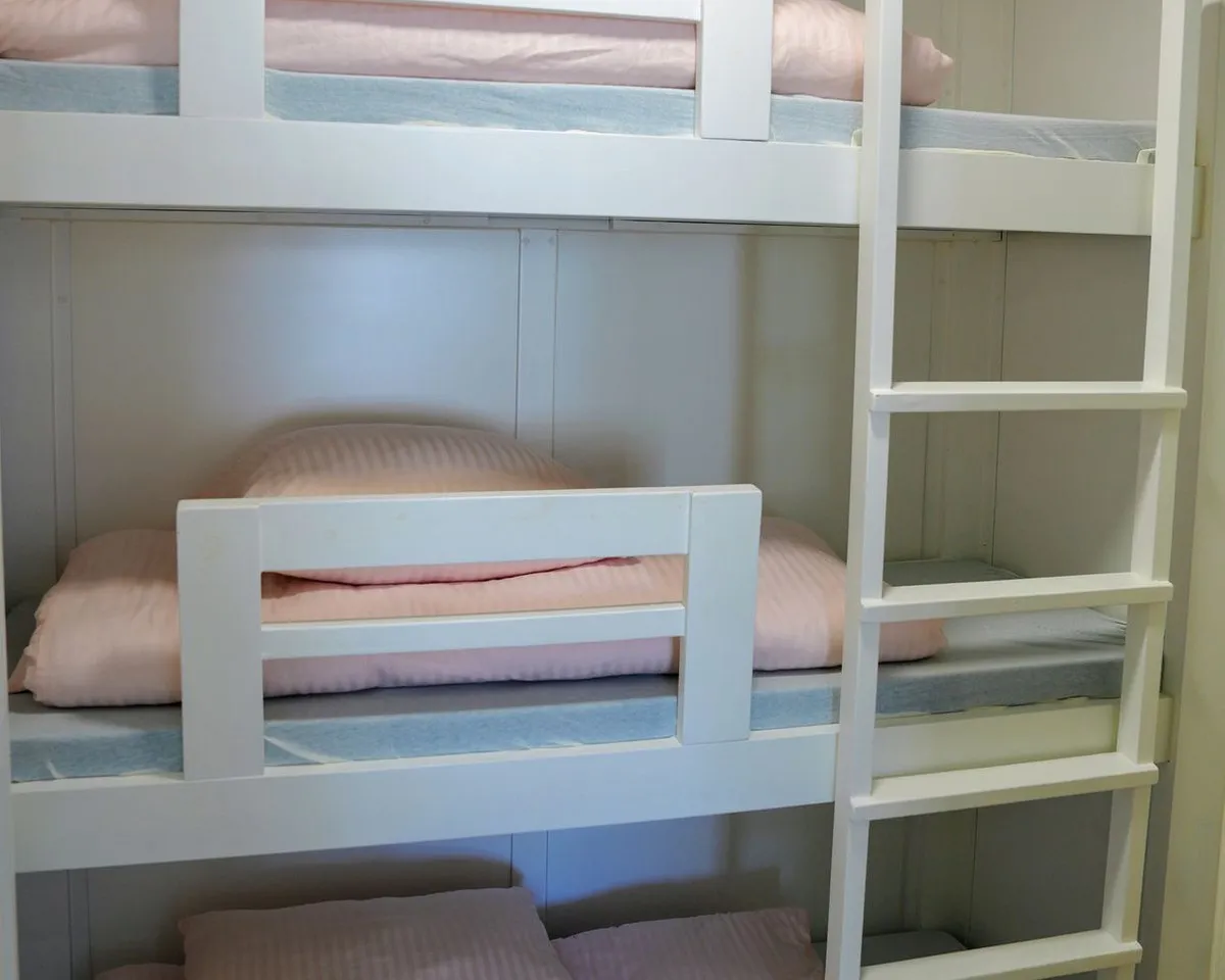 5554b855-55e0-4c92-bce6-75b74832a340