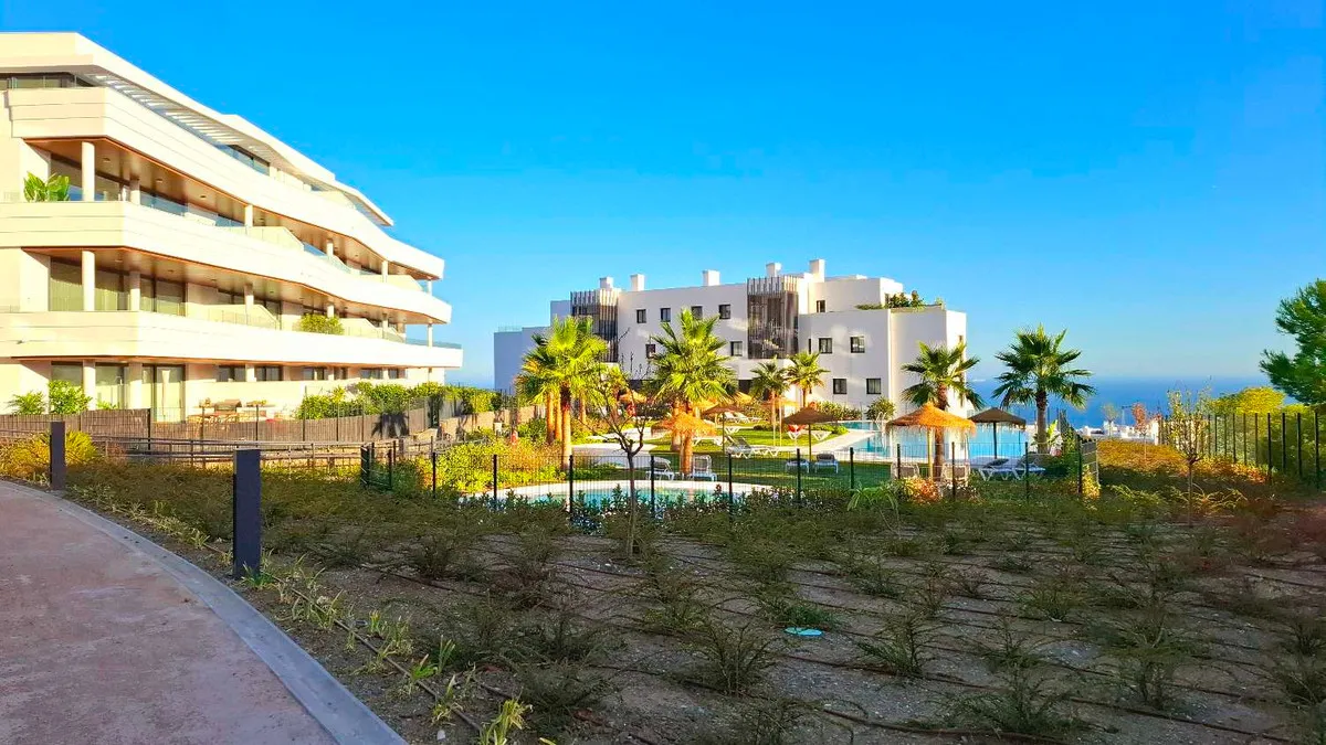 11c75bcb-af8e-44e4-a144-5bd4a2b7e41d