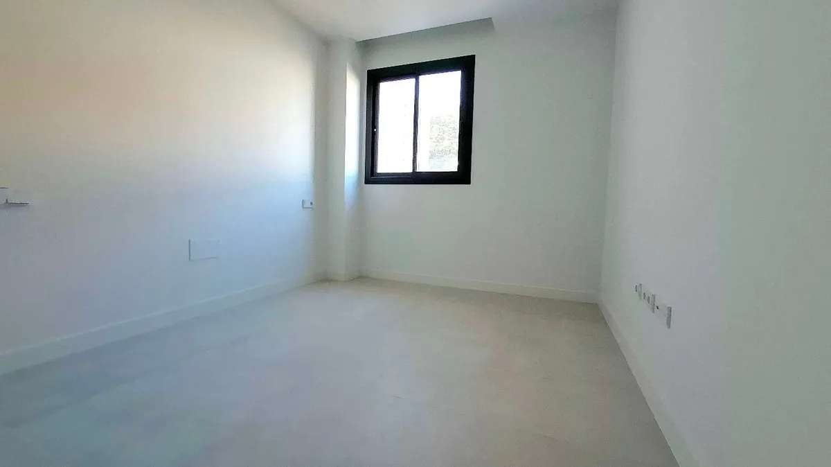 e94577a2-8e31-4dd1-b2d0-fbb7c795f1b0