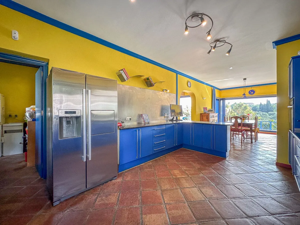 8e059fab-338a-4a19-b417-bd0cb138967b