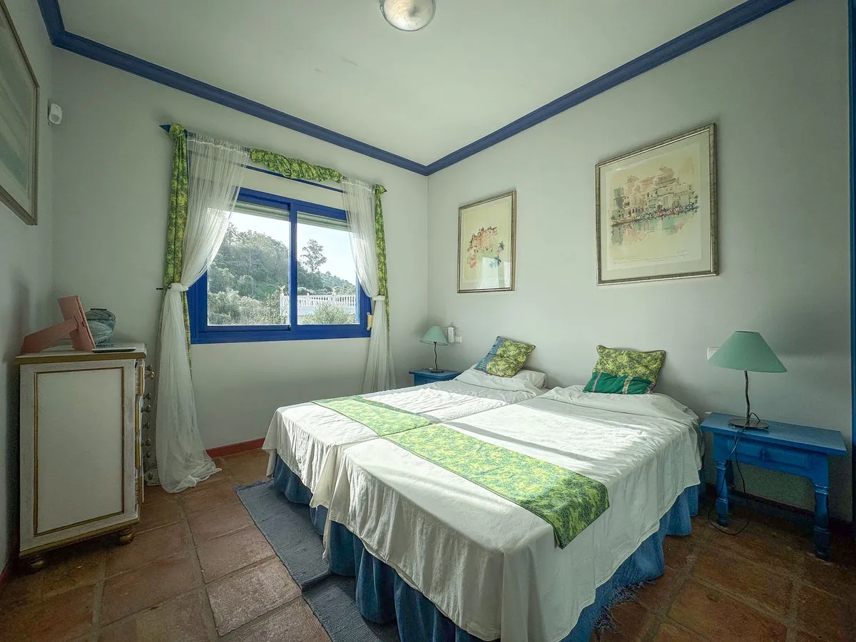 ef68f2e3-d292-4158-b934-12502320a6a1