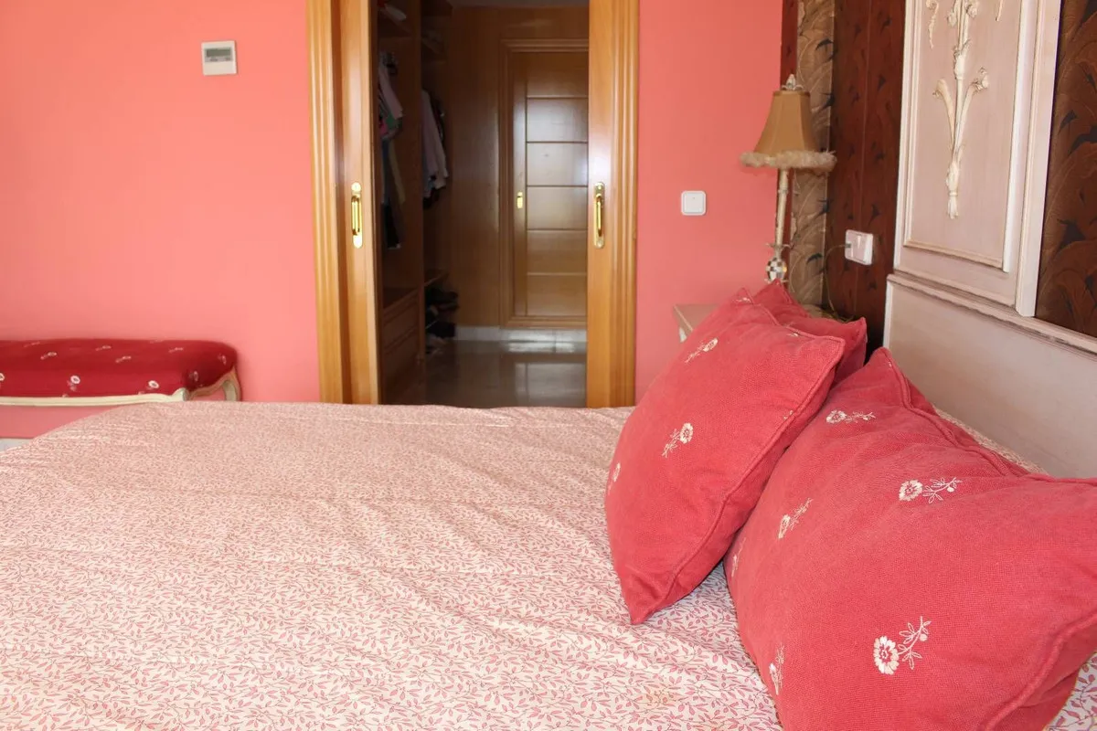 6d7b4504-4d70-4aeb-9c34-72c4112ac412