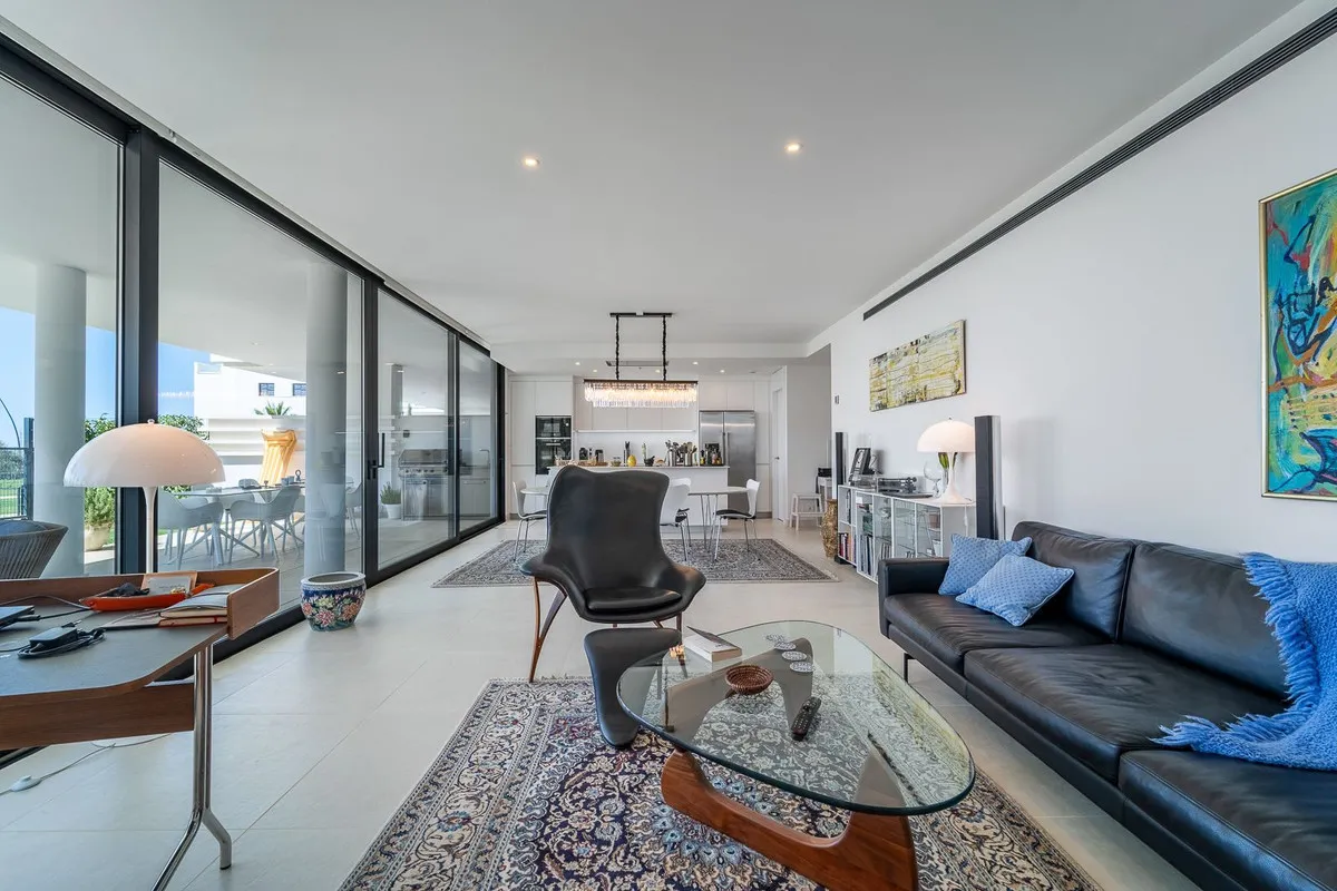 387a5876-15fd-4986-9eee-c3983780710e