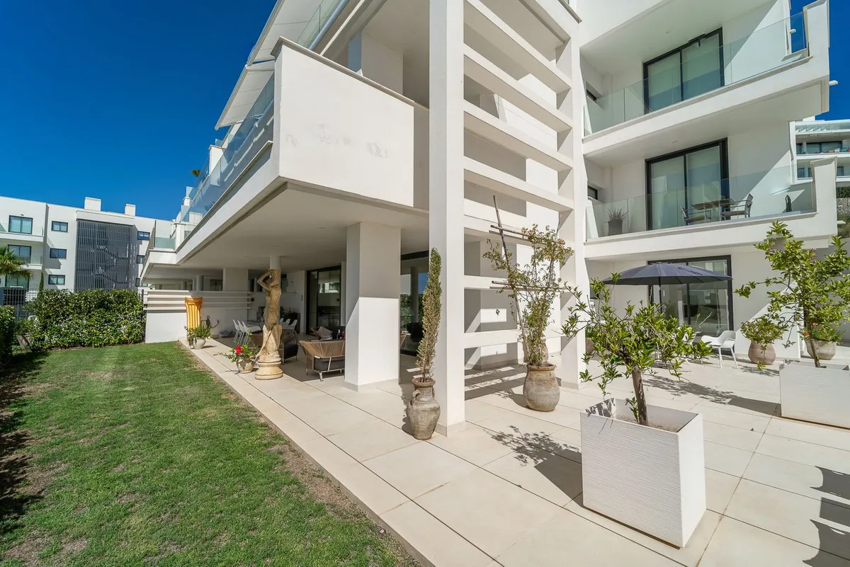 9e573ed6-ca9b-484b-8e6f-d4414d99b786