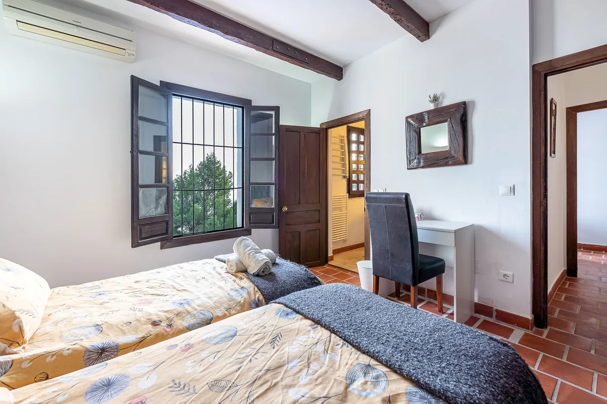 3ff34cec-b268-4c3c-a511-e5bb90012938