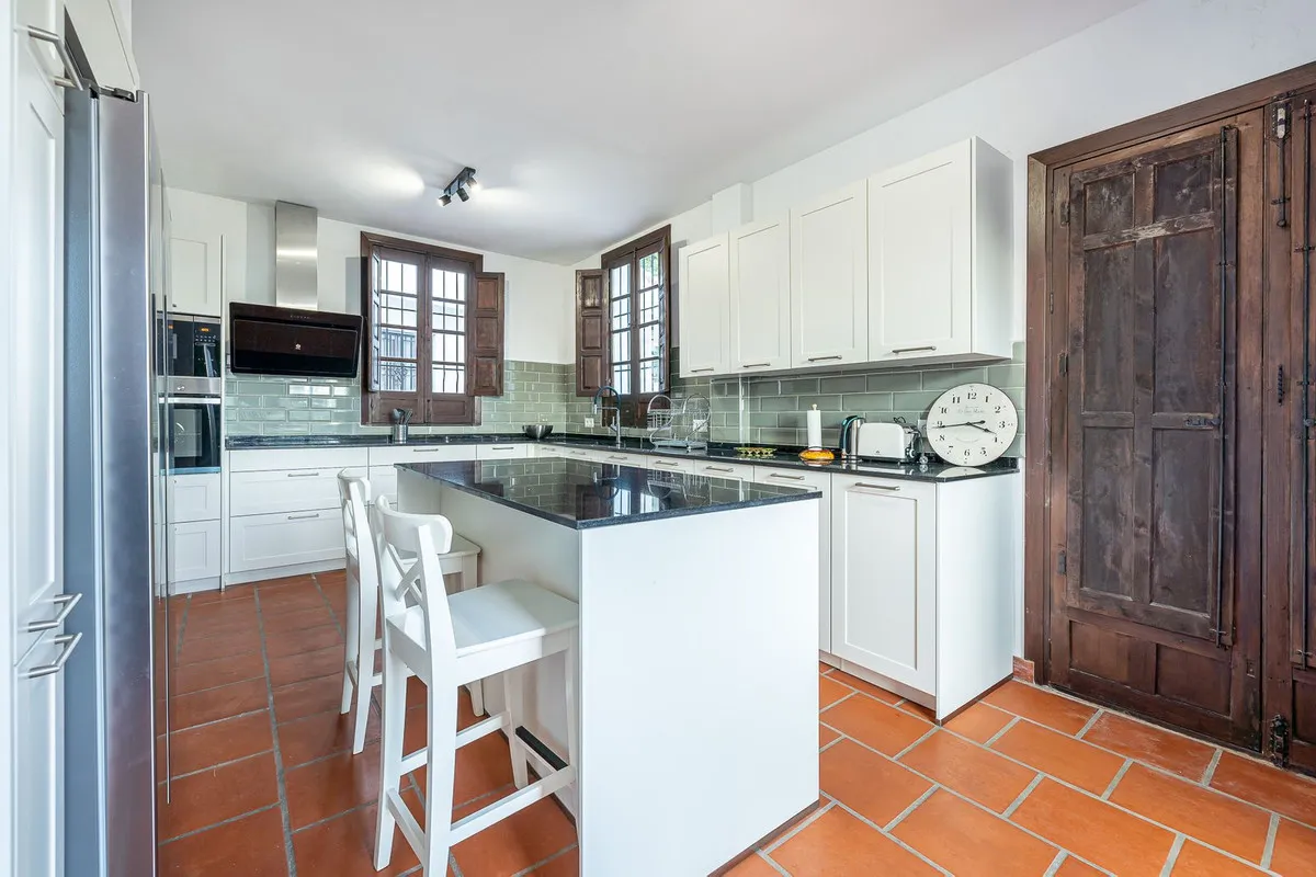 945e6c56-f15d-48f5-bb03-fc2061cec91f