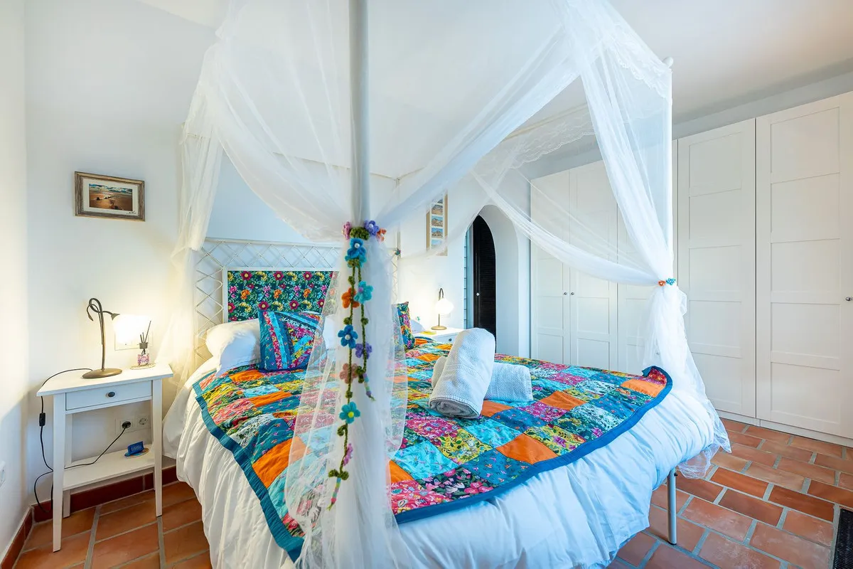 c2df361c-4733-4ac8-9d73-2a0162154ce1