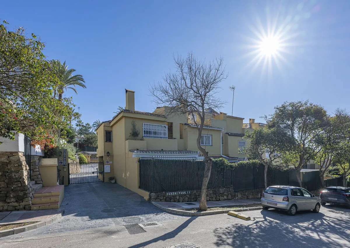 1e44079e-b656-4639-8d38-9efd56937743