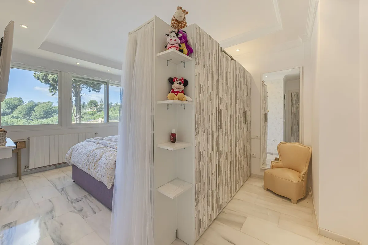 f6c04301-cc20-4d82-ac47-d0e5dfc0f84f