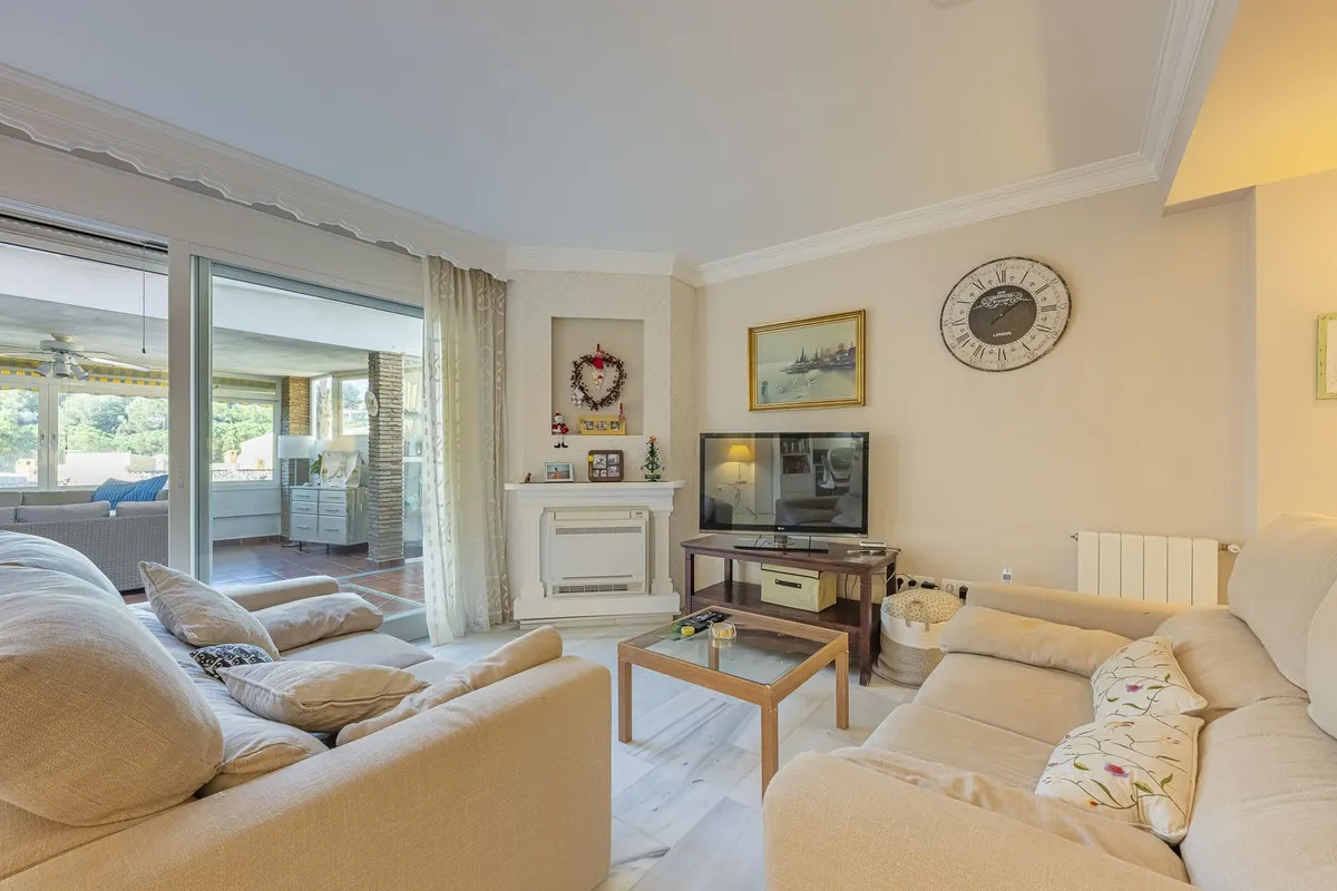 fc7960fd-6d03-4620-b7b9-c1aba3dea2ce