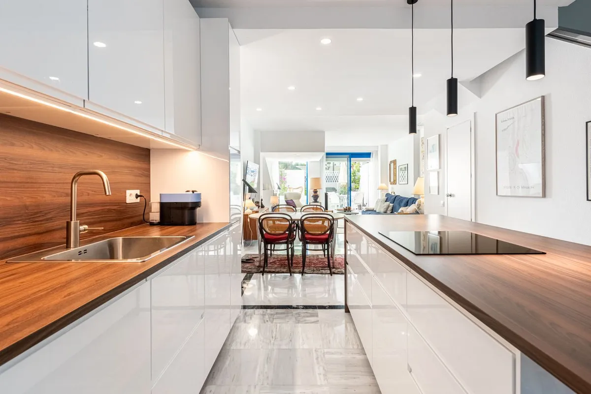 49925bb8-4e8e-4b63-97cc-8025c926fda6