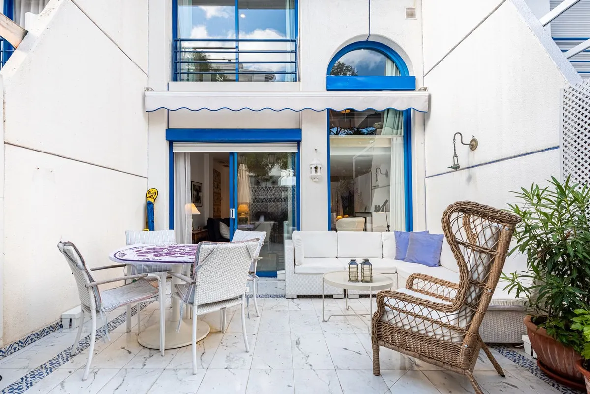 b6810259-5ee2-4595-8844-e451288bf161