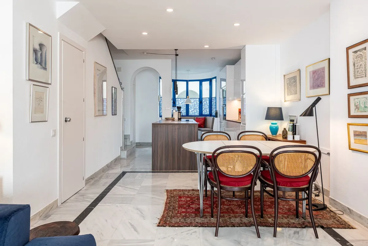 c13bd946-dfaf-4d22-bd97-6a3597d6e86c