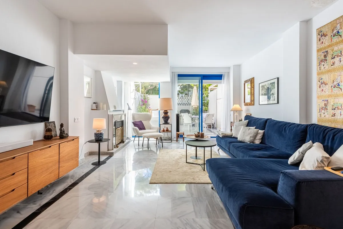 d730dbf2-d3bc-458a-8ebe-7f4178825f52