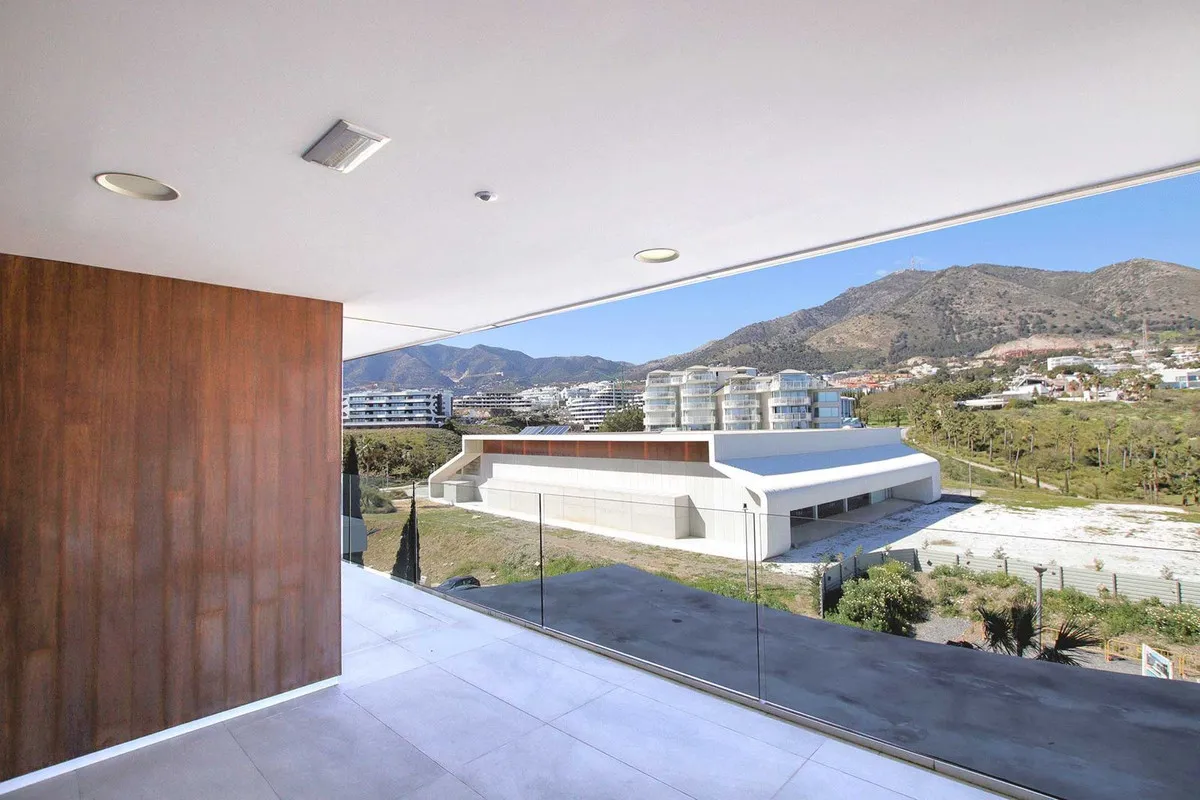 b19de0a0-e11f-4341-bc7b-3ffe8f14155f