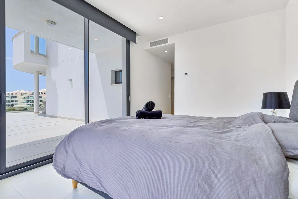 c117823b-4ac5-4c87-80dc-7a2e27b5fc60