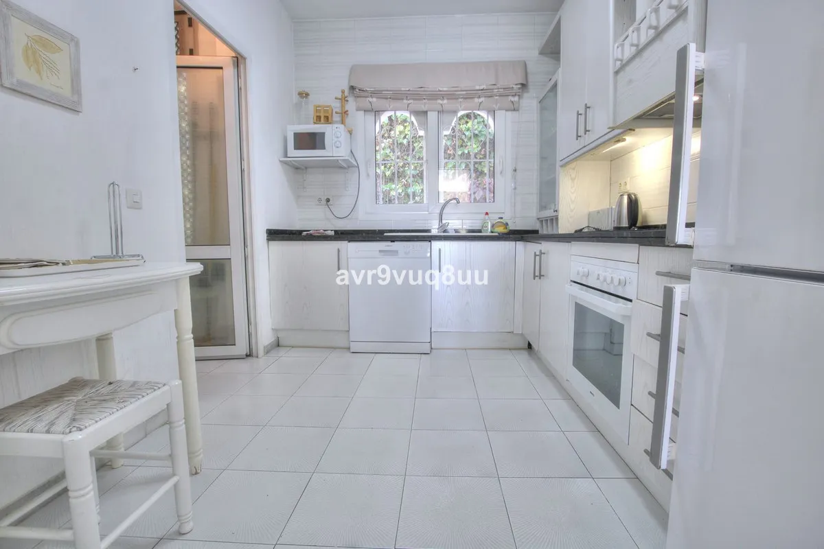 bb52abfb-1942-41a1-aa4e-b59852cb5336