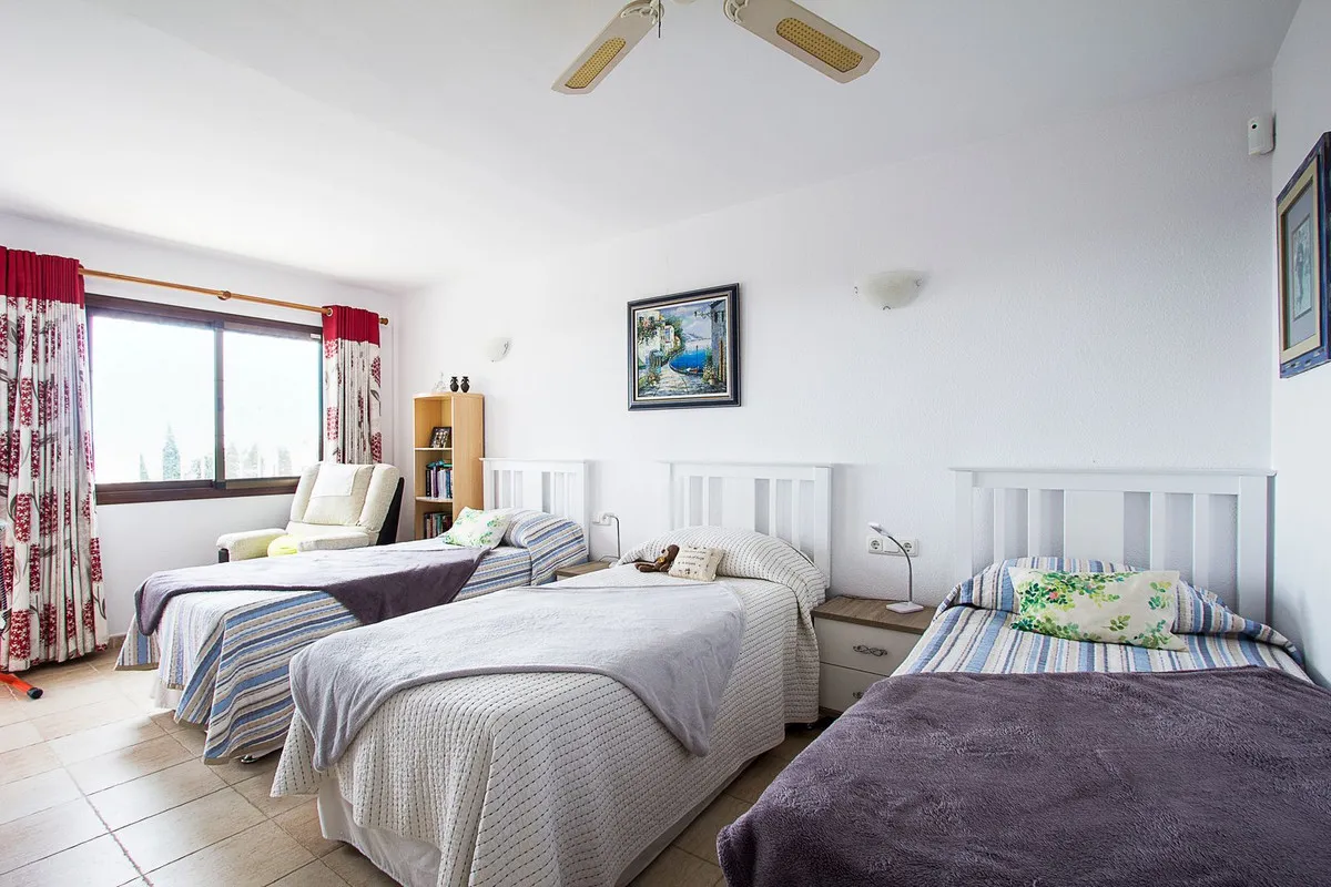 afeb4366-8882-4b98-8ef3-3c0966ee8e5b