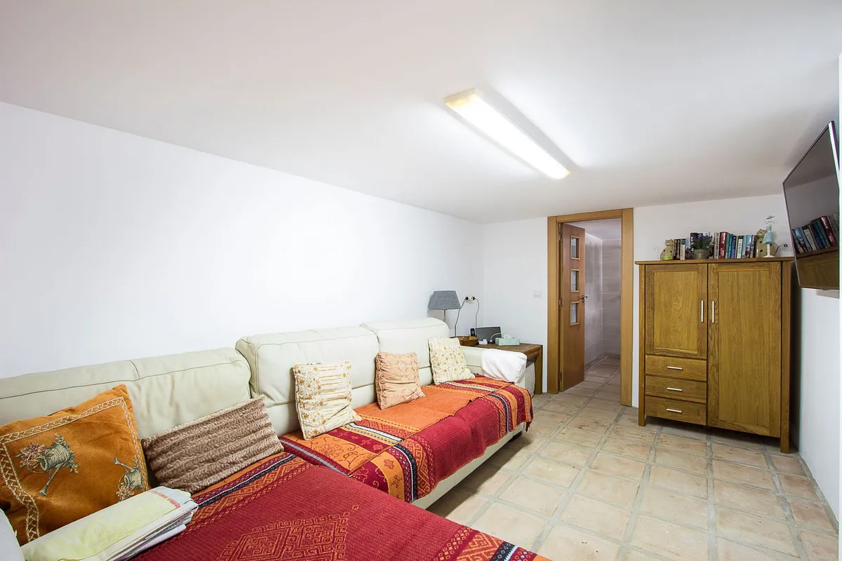 b8d81a30-6765-4dd0-b2ad-cf5171e38945