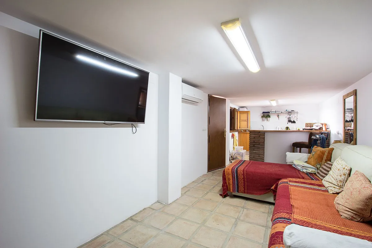 c9f1e428-85ce-4878-ac8d-23dbc3c8e9c8