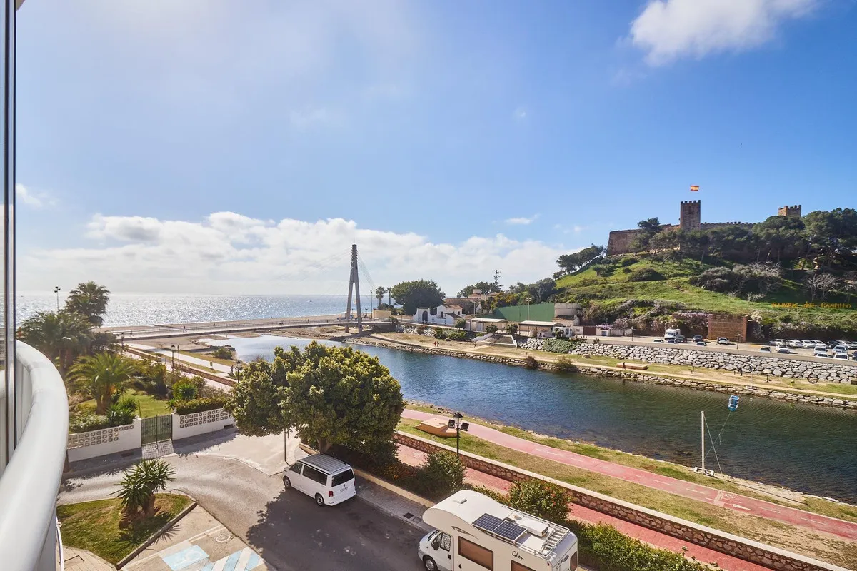 16813282-d929-4ffa-8156-ce6904d7c3a9