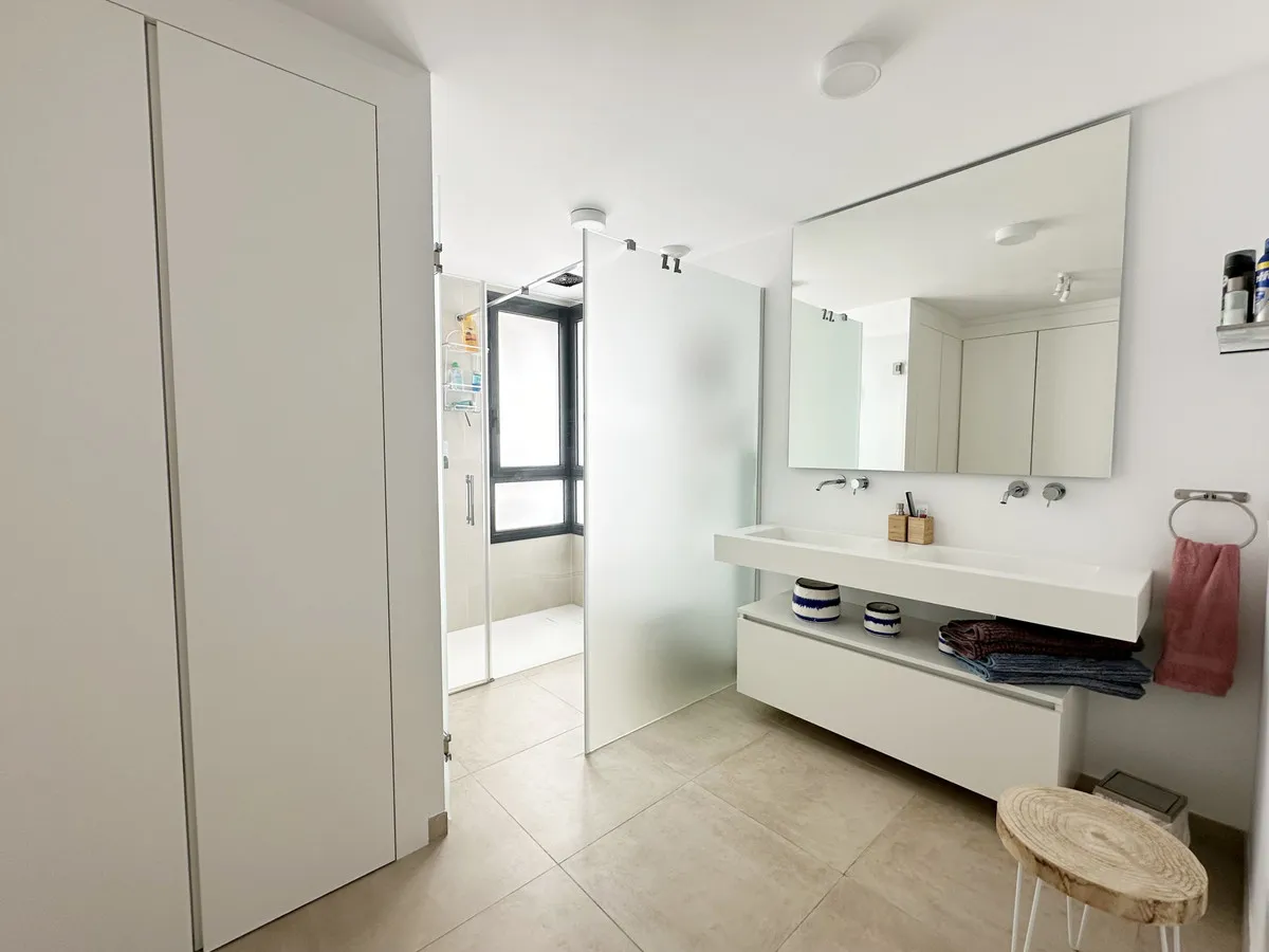 637bf150-799b-41b6-81d5-784718beb529