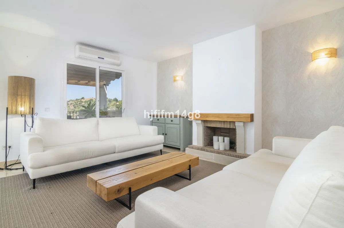 fee79527-41c9-4df8-aa0c-d381a6811e57