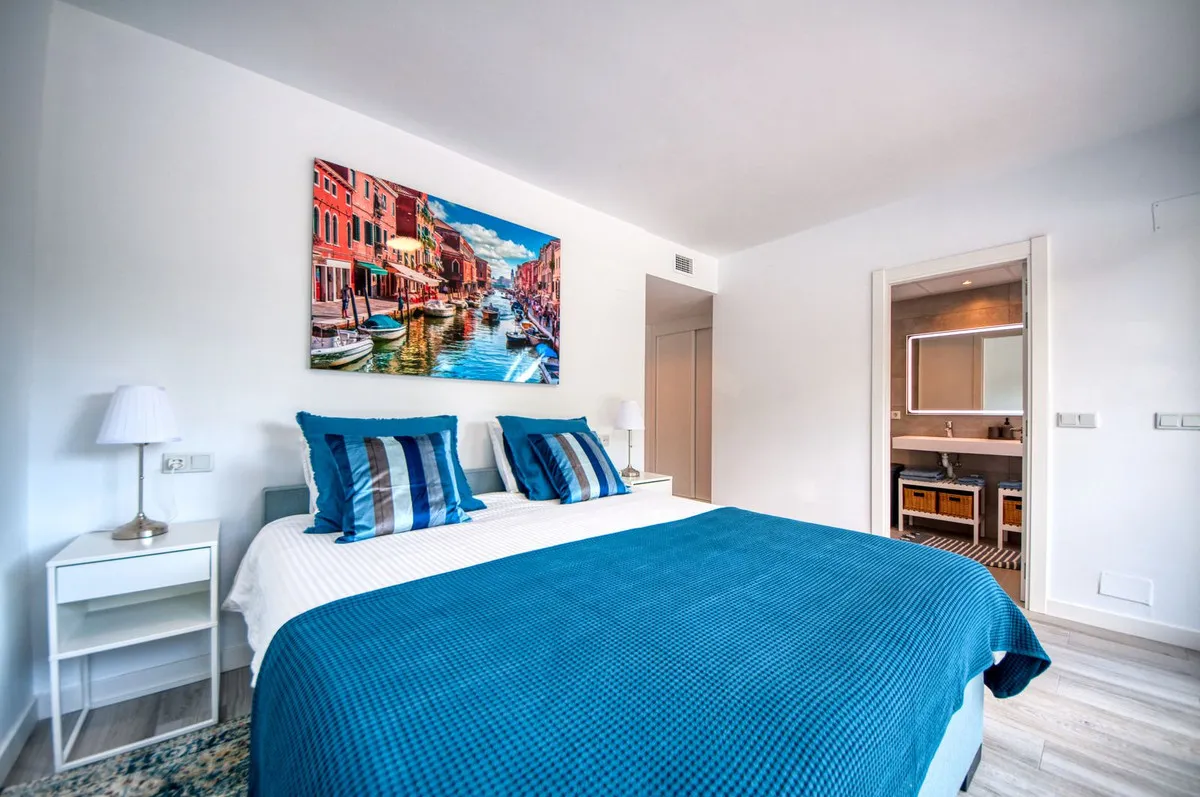 0e0feea0-ea48-41dd-a139-9311efd00d26